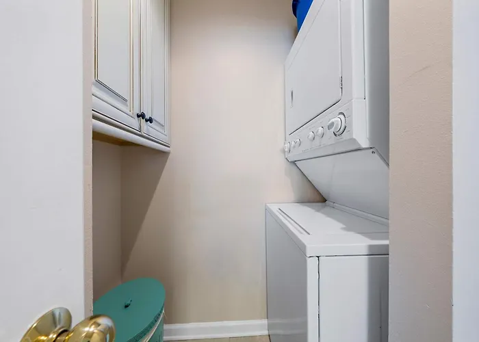 2br Shared Pool Tennis Courts *